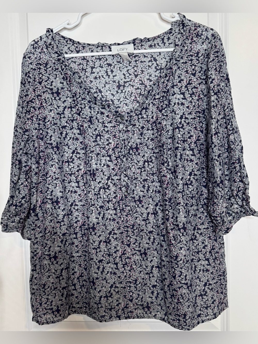 LOFT Navy Micro Floral V-Neck Blouse silk cotton blend short sleeve sz medium